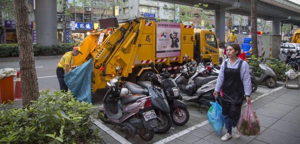 Tirar La Basura En Taiwán Es Una Experiencia Singular